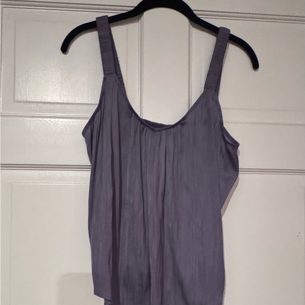 Evereve NWT Pleated Satin Scoop Neck Sleeveless Cami/Tank - Plumb/Gray Size XS